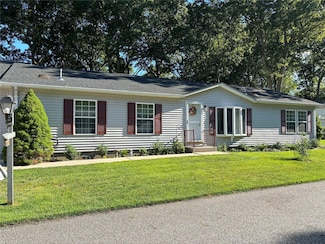 1407 Middle Rd Unit 22, Calverton, NY 11933