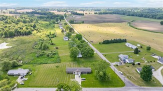 933 Hartville Rd, Atwater, OH 44201