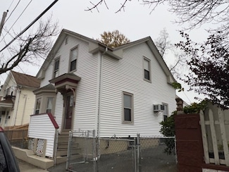 52 Sumner Ave, Cranston, RI 02920