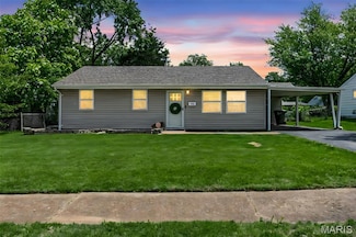5608 Holborn Dr, Saint Louis, MO 63121