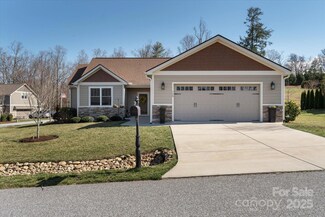754 Blacksmith Run Dr, Hendersonville, NC 28792