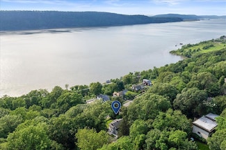 162 Warburton Ave, Hastings On Hudson, NY 10706