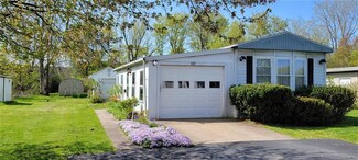 117 Lakewood Village, Medina, NY 14103