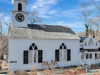 17 Church St, Yarmouth Port, MA 02675