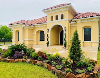 3403 Pansy St, Pasadena, TX 77505