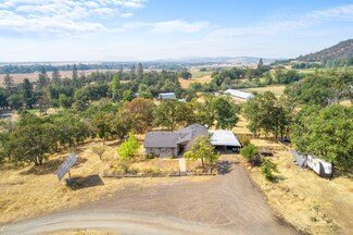 1211 Yankee Creek Rd, Eagle Point, OR 97524