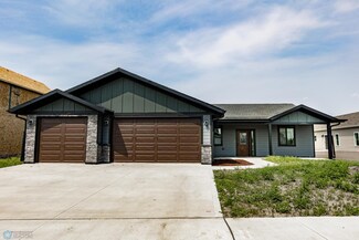 4712 Hampton Loop S, Moorhead, MN 56560