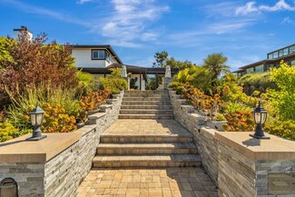 11550 Skyline Blvd, Oakland, CA 94619