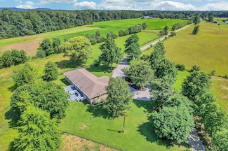 590 Squire Jones Rd, Bell Buckle, TN 37020