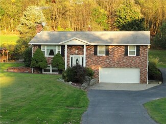 152 Valley Dr, New Cumberland, WV 26047
