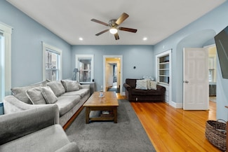 65 Tremont St, Braintree, MA 02184