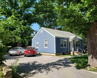 1835 Platt St, Manhattan, KS 66502
