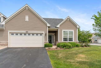 552 Autumn Cir, Pingree Grove, IL 60140