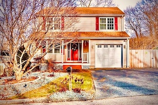 99 Hilltop Dr, Johnston, RI 02919