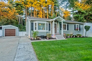 217 Hanson Dr, Springfield, MA 01128