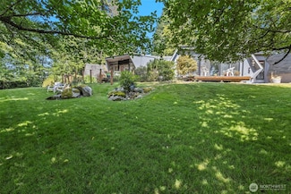 4925 Goodpiper Ln, Freeland, WA 98249