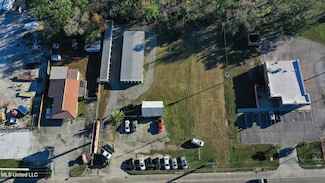 1014 Highway 90, Waveland, MS 39576