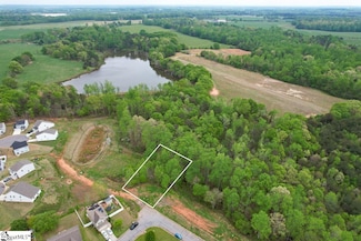 302 Oglesby Creek Ln, Spartanburg, SC 29303