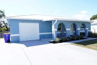 2268 NE 16th Ct, Jensen Beach, FL 34957