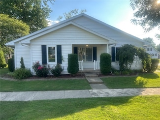 202 S 4th St, Marshall, IL 62441