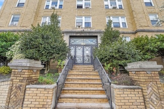 22 Saint Lukes Place Unit 47, Montclair, NJ 07042