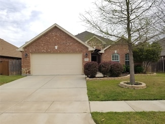 2364 Collin Dr, Grand Prairie, TX 75052