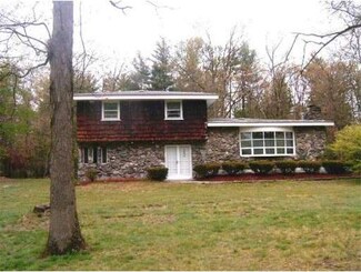 153 Fletcher St, Dunstable, MA 01827