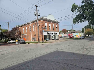 302 E Bloomington St, Iowa City, IA 52245