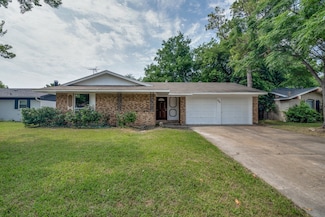 822 Milky Way, Garland, TX 75040