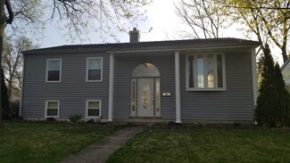 2320 Summerfield Dr, Lafayette, IN 47909