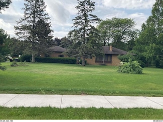 5831 Stadium Dr, Kalamazoo, MI 49009