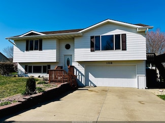 108 Anna St, Yankton, SD 57078