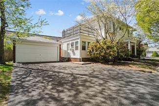 36 Elmway St, Providence, RI 02906