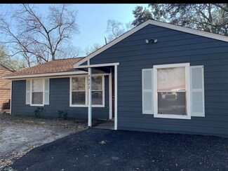 4822 Van Fleet St, Houston, TX 77033