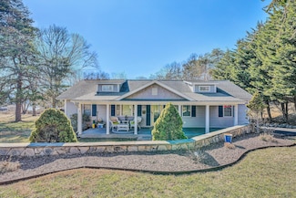 76 Overlook Cir, Moneta, VA 24121