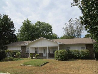 S Jonesboro, Russellville, AR 72801
