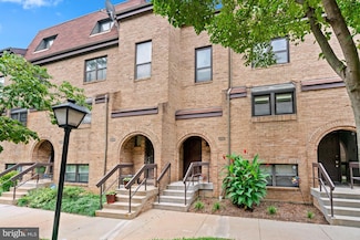 3324 Banneker Dr NE Unit 3324, Washington, DC 20018