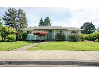 2732 NE Elaine Dr, McMinnville, OR 97128