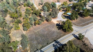 7384 Honeybee Rd, Redding, CA 96001