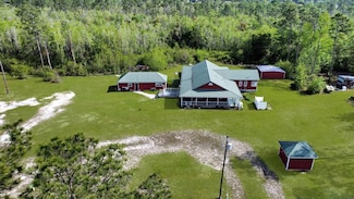 389 E Creekview Dr, Wewahitchka, FL 32465