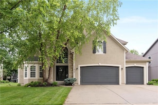 11412 S Lakecrest Dr, Olathe, KS 66061