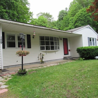 129 Chestnut St, Claremont, NH 03743
