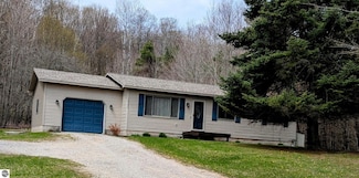 2280 S Eckhardt Rd, Bellaire, MI 49615