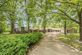 6 Salem Estates Dr, Saint Louis, MO 63124
