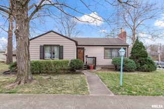 420 W Monroe St, Petersburg, IL 62675