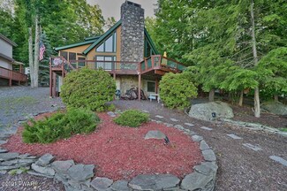 358 Lakeview Dr W, Hamlin, PA 18427