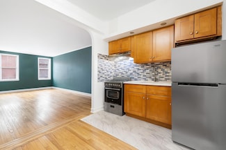 63109 Saunders St Unit 3A, Rego Park, NY 11374
