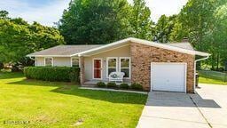 2 Cherokee Dr, Hubert, NC 28539