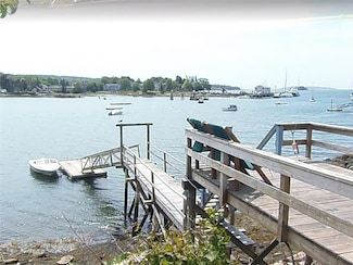 17 Western Ave, Boothbay Harbor, ME 04538