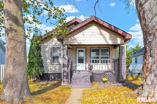 909 E Moneta Ave, Peoria Heights, IL 61616